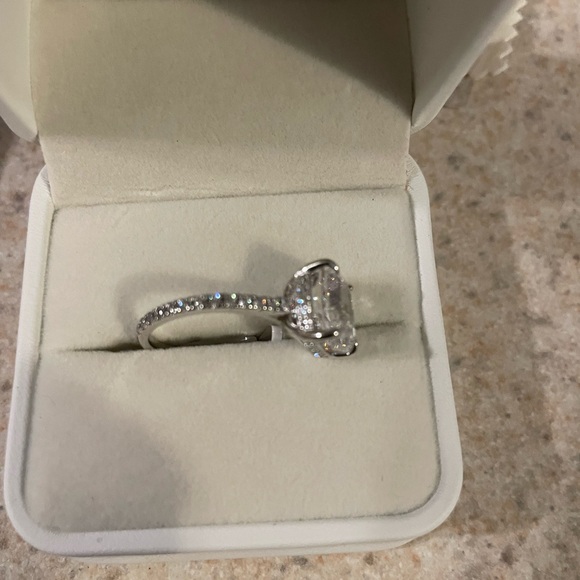 Rodiffy 4CT Cushion Cut Promise Ring 925 Sterling Silver size 6 - Picture 3 of 4